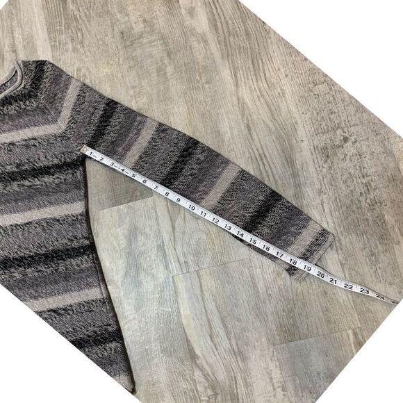 $5 add on item,Eddie Bauer Long sleeve cotton striped sweater - Picture 14 of 15